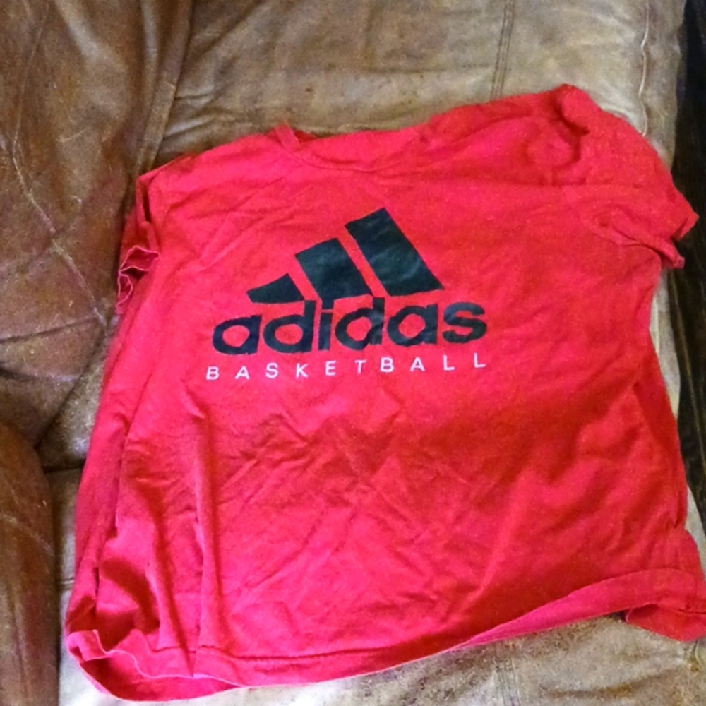 Mens XXL Adidas basketball t-shirt
